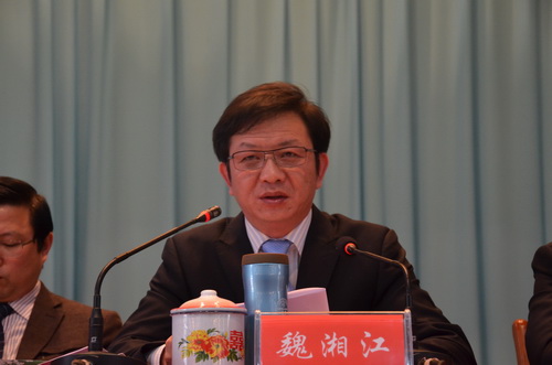 县委书记魏湘江主持会议并作重要讲话