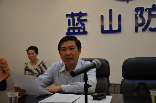 冯德校在会上作指示