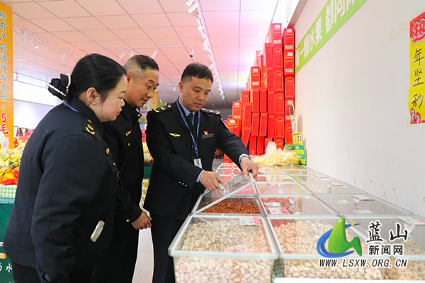 【新春走基层】蓝山：严把食安计量关 守护新春“放心购”2.jpg