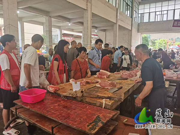 毛俊镇联合多部门开展白板肉专项整治行动.jpg