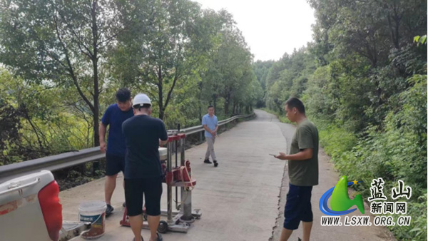 践行为民初心 畅行幸福蓝山3.jpg 践行为民初心 畅行幸福蓝山3.jpg