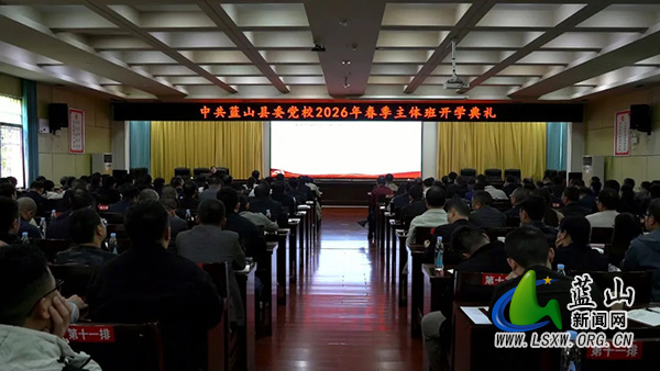 邓群：为人民出政绩 以实干出政绩.jpg