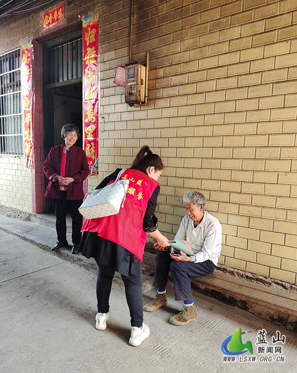 祠堂圩镇新时代文明实践:宣传惠农政策 助力春耕生产.jpg 祠堂圩镇新时代文明实践:宣传惠农政策 助力春耕生产.jpg
