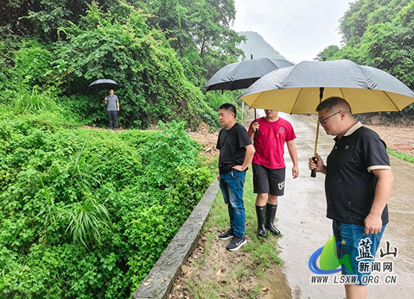 祠堂圩镇道路交通安全大排查大整治见实效1.jpg 祠堂圩镇道路交通安全大排查大整治见实效1.jpg