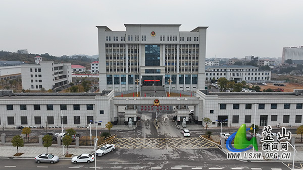 县公安局举行庆祝2025年“中国人民警察节”升警旗活动1.jpg