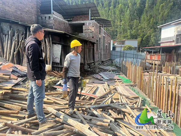 汇源瑶族乡强化在建公租房安全生产督查.jpg 汇源瑶族乡强化在建公租房安全生产督查.jpg