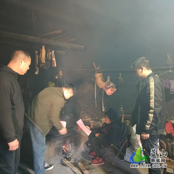 汇源瑶族乡：携手后盾单位入户宣传预防“小火亡人” 筑牢冬季安全防线.jpg
