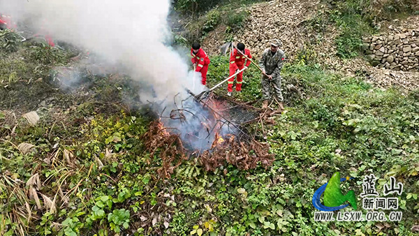 汇源瑶族乡:“防火宣传+实战演练”筑牢森林防灭火安全屏障.jpg 汇源瑶族乡:“防火宣传+实战演练”筑牢森林防灭火安全屏障.jpg