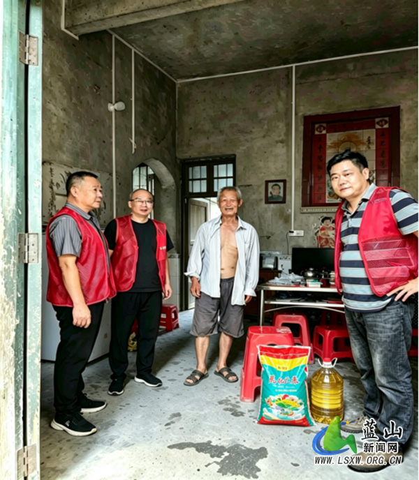 蓝山县交通运输局驻村工作队开展节前走访慰问活动.jpg 蓝山县交通运输局驻村工作队开展节前走访慰问活动.jpg