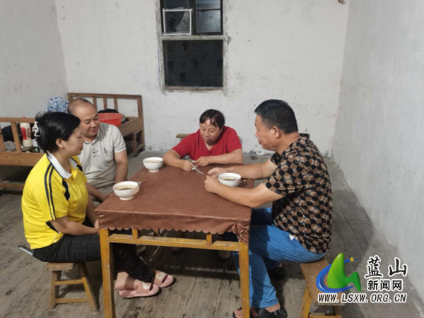 荆竹瑶族乡走访侧记：一碗瑶山茶 浓浓干群情.jpg