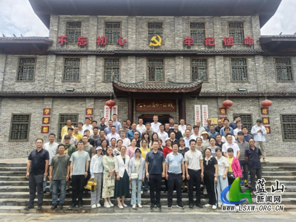 毛俊镇：党建引领聚合力 外出取经拓新局.jpg