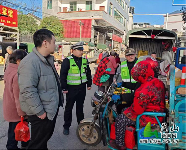 楠市镇纪委:监督护航安全路 助力交通劝导工作提质增效.jpg 楠市镇纪委:监督护航安全路 助力交通劝导工作提质增效.jpg