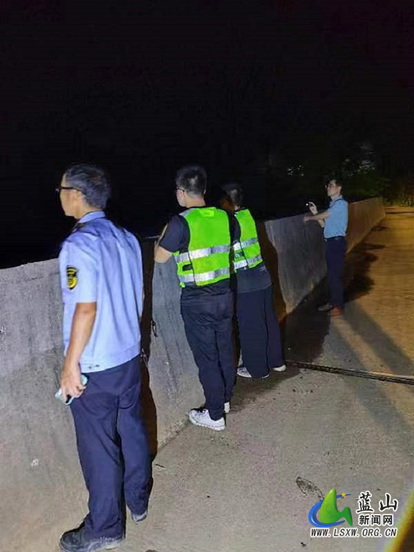 蓝山县农业农村:严厉打击非法捕捞行为 全力维护水域生态环境.jpg 蓝山县农业农村:严厉打击非法捕捞行为 全力维护水域生态环境.jpg