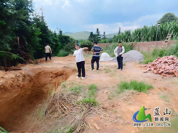 蓝山县政协牵头开展畜禽粪污治理民主监督 凝聚多方力量守护碧水蓝天.jpg