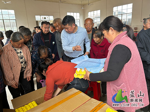 土市镇举办“重阳暖民·医保惠民”主题活动.jpg 土市镇举办“重阳暖民·医保惠民”主题活动.jpg