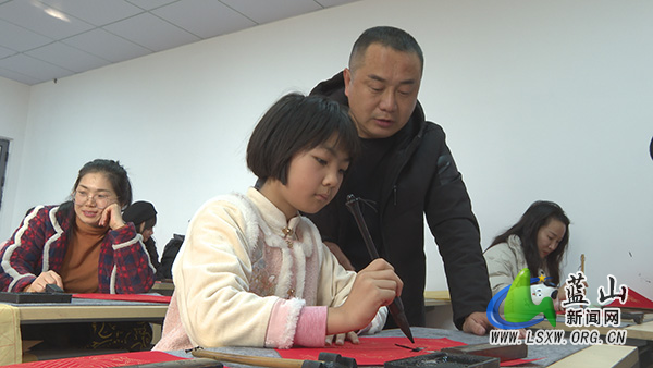 蓝山县书法家协会：墨韵飘香 喜迎元旦1.jpg