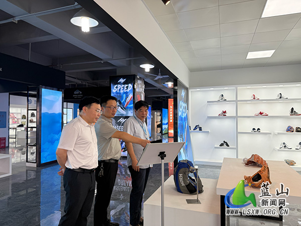 湖南省委统战部调研组到蓝山县开展基层统战专题调研.jpg 湖南省委统战部调研组到蓝山县开展基层统战专题调研.jpg