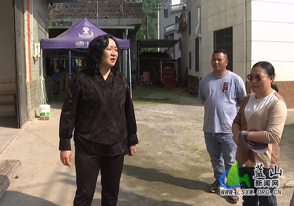 邓群到祠堂圩镇调研粮食生产、乡村振兴、道路安全等工作.jpg 邓群到祠堂圩镇调研粮食生产、乡村振兴、道路安全等工作.jpg