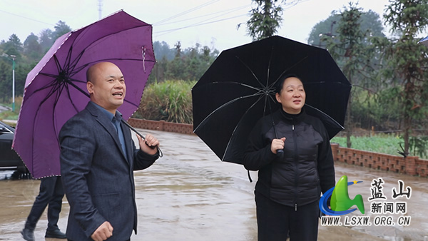 邓群:奋力开创全县乡村振兴工作新局面.jpg 邓群:奋力开创全县乡村振兴工作新局面.jpg