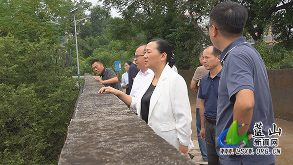 邓群到土市镇调研生态环境保护工作.jpg 邓群到土市镇调研生态环境保护工作.jpg