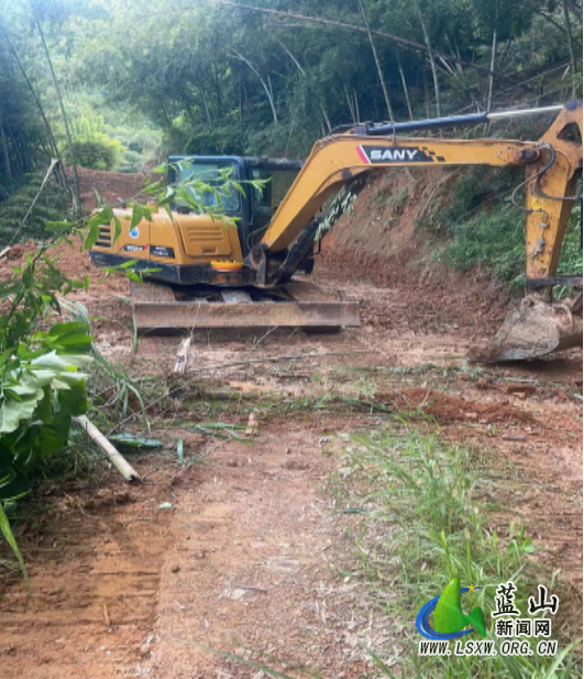 县供电公司：老旧设备“焕芯”升级 筑牢冬季供电“安全堤”.png