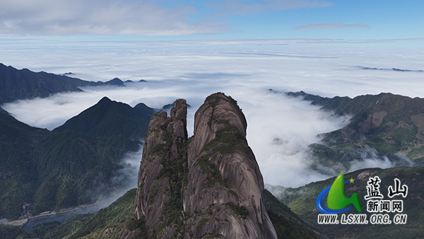 大美蓝山:云海托明月 美景共流连4.jpg 大美蓝山:云海托明月 美景共流连4.jpg